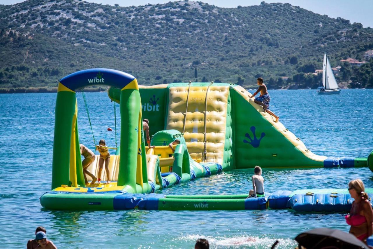 Biograd Mobile Home Oasis Биоград-на-Мору Экстерьер фото